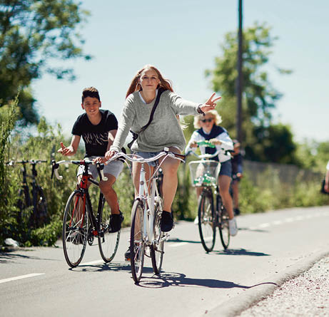 I Aarhus er der rig mulighed for at nyde den smukke natur og de sk nne attraktioner p sadlen af din cykel.  https://www.visitaarhus.dk/aarhus/se-og-oplev/cykelruter  Hop on the bike and explore the city (and the nature) from a different perspective.   https://www.visitaarhus.com/aarhus/see-and-do/activities/aarhus-bike